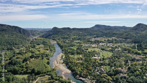 survol des Cévennes dans le sud de la France (Anduze, Occitanie) 