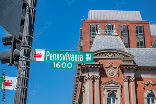 1600 pennsylvania sign