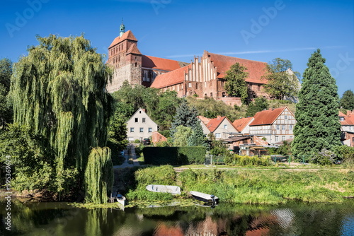 havelberg, deutschland - stadtidylle mit havelberger dom