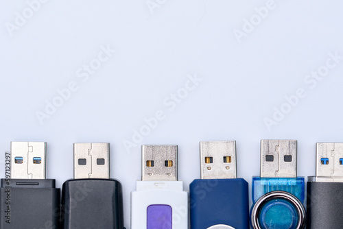 Kilka sztuk pamięci zewnętrznej na usb do komputera