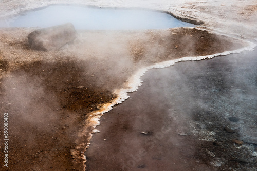 okolica gejzer Geysir na Islandii oczko termalne