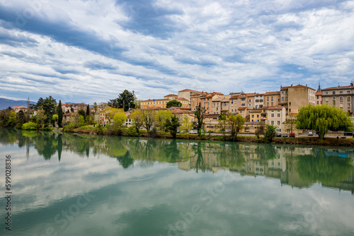 La ville de Romans-sur-Isère au bort de l'Isère