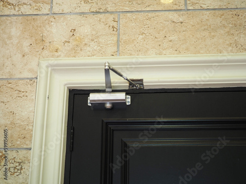 Automatic system hydraulic ,Leaver hinge modern door closer holder, This picture not AI.