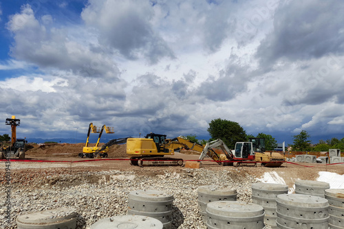 Lavori in corso nel cantiere edile - pozzi perdenti