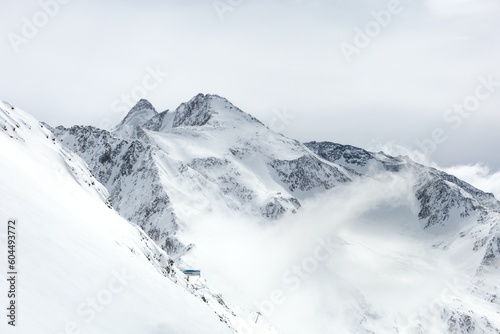 hermosa fotografia en el invierno montañal 