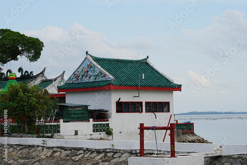 Le temple Da Bo Gong est un temple chinois situé sur l'île de Kusu, à Singapour. Dédié à Da Bo Gong, un dieu vénéré pour ses pouvoirs protecteurs et ses bénédictions, ainsi qu'à la déesse de la miséri