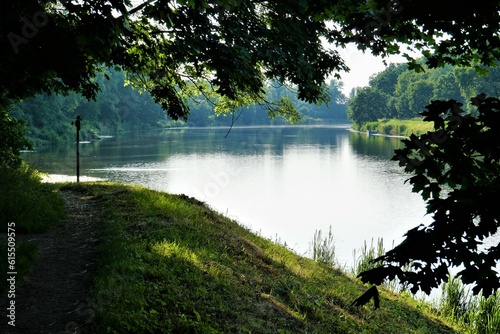 widok na Łabę z wyspy "kmuhov" v Kolinie