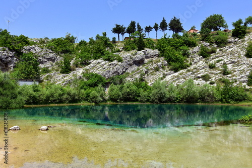 Źródło rzeki Cetina, woda, Chorwacja, atrakcja turystyczna, natura, krajobraz, jezioro, lato, podróże,