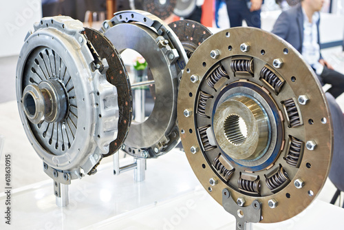 Clutch double discs and pressure plates in tore