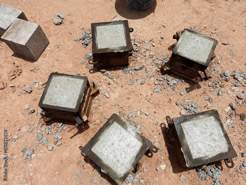 Cube concrete casting by steel cube molds for compressive strength test