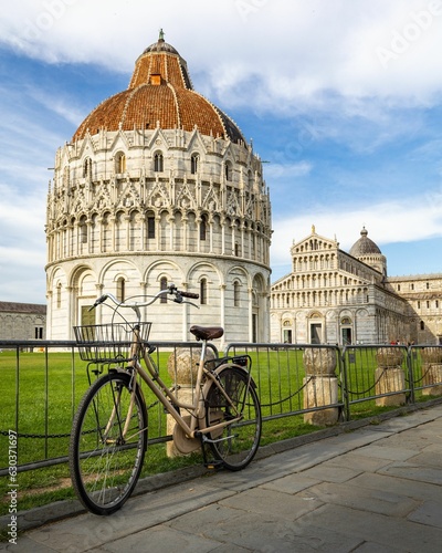Bicycle in front of Pisa Basilica