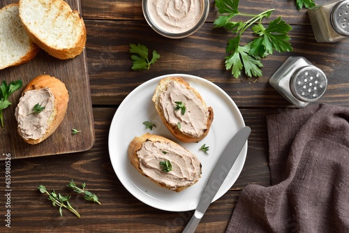 Toasted bread with chicken liver pate