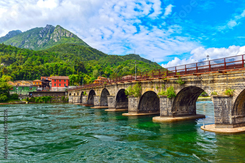 Ponte Azzone Visconti in Lecco, Lombardei (Italien)