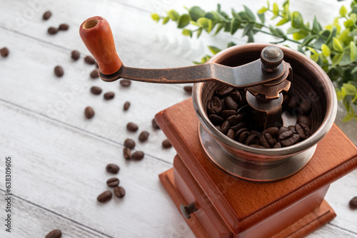 コーヒー豆とコーヒーミル
