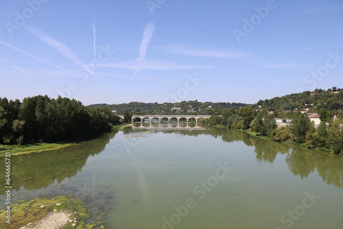 Le fleuve la Garonne, ville de Agen, département du Lot et Garonne, France