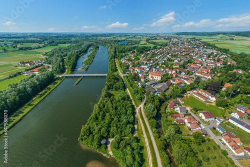 Donaumünster-Erlingshofen im schwäbischen Donautal im Luftbild