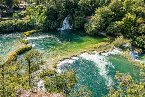 Park Narodowy Krka – park narodowy w Chorwacji, położony w środkowej Dalmacji, niedaleko miasta Szybenik z licznymi wodospadami i pomostami.