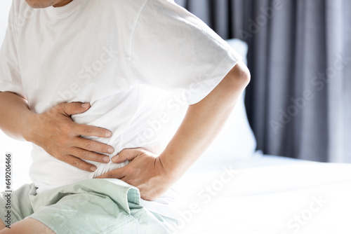 Middle aged man with left abdominal pain,uncomfortable tightness in the abdomen,stomach ache,soreness in belly and difficulty breathing,symptoms of splenomegaly,abnormal enlargement of the spleen