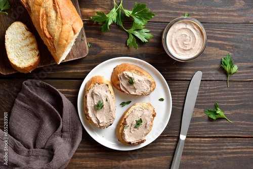 Toasted bread with chicken liver pate