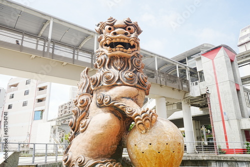 Shiisa or Lion Statue in Naha, Japan - 日本 沖縄 那覇 牧志 さいおん うふシーサー