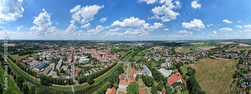 Elsterwerda, Elsterschloßgymnasium mit Stadt, 180°-Panorama 2023