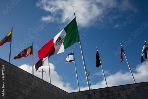 BAndera de México, con banderas de otros paises