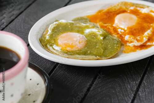 Huevos divorciados 