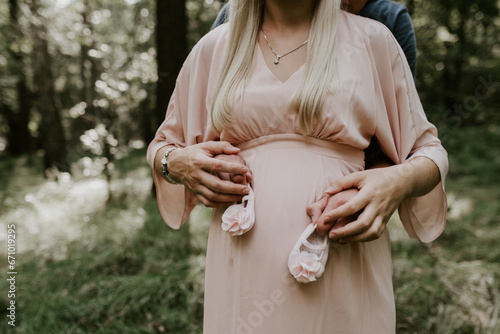 dziecko, ciąża, noworodek, oczekiwanie, ciążowy brzuszek, child, pregnancy, newborn, waiting, pregnant belly, stopa, dzieci, bobasy, noga, ciało, palce, palec, dzieciństwo, mama