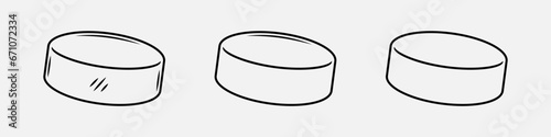 Hockey puck outline 