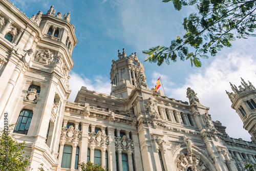Façade grand musée à Madrid en Espagne