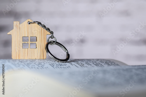 maison logement immobilier credit hypothecaire clé clef livre notaire acte vente loi