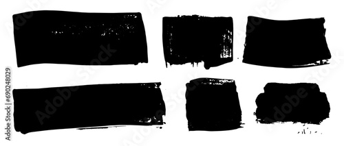 Set de formas hechas con trazos de pintura negra, trazos gestuales reales hechos a mano con formas cuadradas y rectangulares, conjunto de recursos de trazos vectoriales con espacio para textos