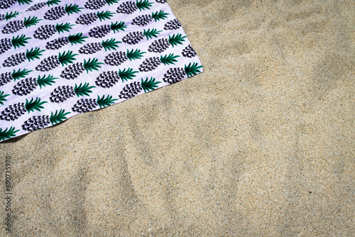 Sabbia e telo da mare in spiaggia