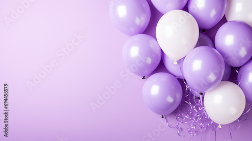 lilane violete und weiße Ballons mit Platz für Text. Querformat 16:9. Generative Ai. 