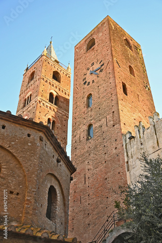 Albenga, il Battistero Paleocristiano e torre San Michele - Liguria