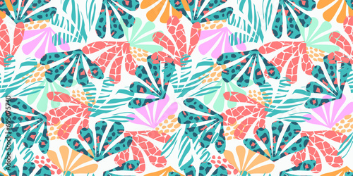 Seamless pattern with abstract exotic, tropical leaves, animal print. Vector graphics.
