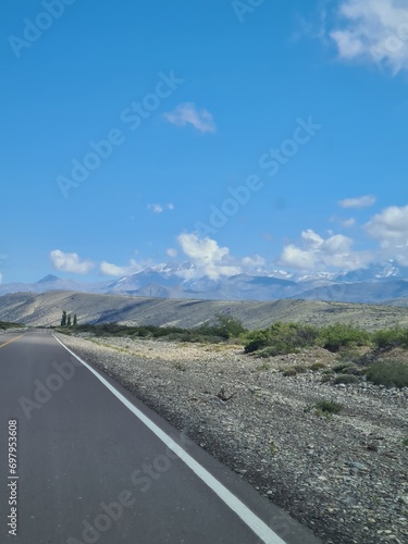 ruta entre montañas