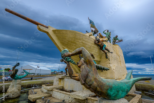 Monument - acta de posesion del estrecho de magallanes (Act of possession of the Strait of Magellan)