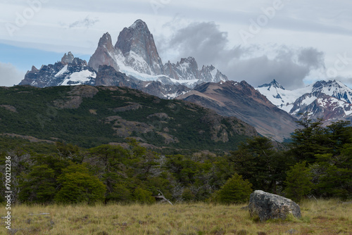 Vista del cerro Fitz Roy camino a loma del pliegue tumbado en El Chaltén Argentina