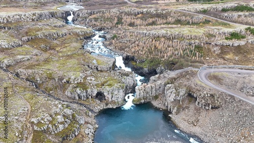 Island: Wasserfälle, Natur pur.
