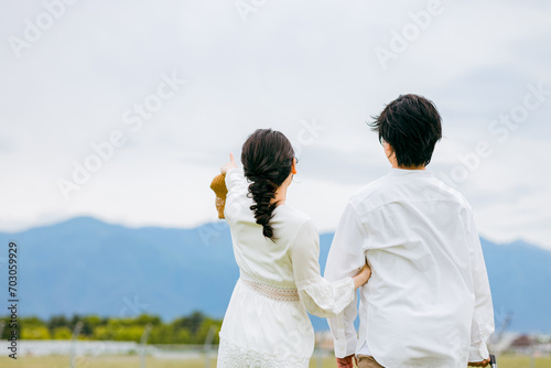 新婚旅行・ハネムーン・旅する恋人・カップル・夫婦のイメージ 