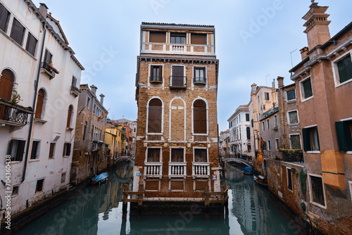 Venezia - Palazzo Tetta visto da Ponte dei Conzafelzi