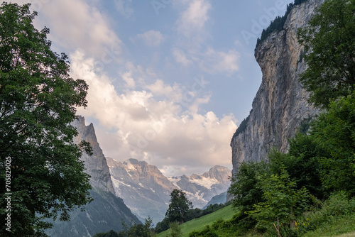 Paisaje de montañas Alpes Suizos, Lauterbrunnen