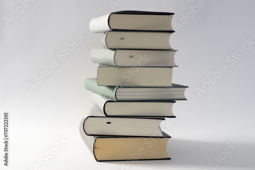 Ein Buch lesen mit unbekanntem Inhalt ist wichtig für die Bildung und die persönliche Karriere