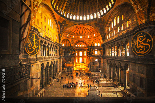Byzantine Architecture and Islamic Calligraphy