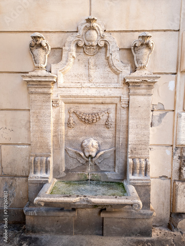 fontana in Roma via Paolina