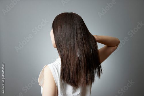 綺麗な髪の毛の日本人女性
