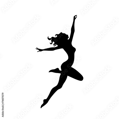 Tańcząca młoda kobieta z rozwianymi włosami. Tancerka w ekspresyjnej pozie. Czarna sylwetka na białym tle.