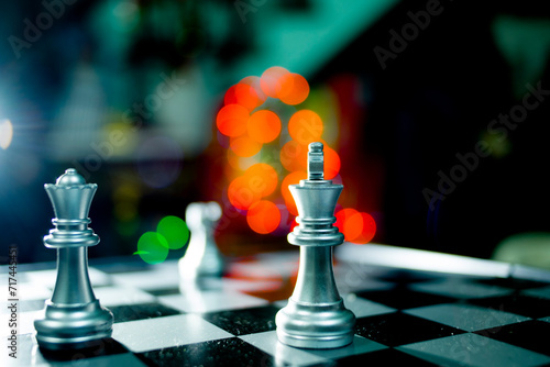  chess pieces shimmer in the sky, chess pieces are false stars, chess pieces fly and there is bokeh passing by in the night sky.Chess is an intellectual sport loved all over the world