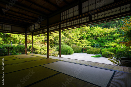 新緑の頃の京都詩仙堂の風景